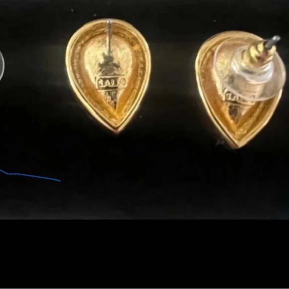 Vintage Avon S.A.L. Emerald Green Teardrop Earrings – 1980s Statement Studs - Picture 11 of 12